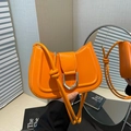 Bolso de hombro tipo silla de montar naranja con hebilla metálica y correa anudada - Naranja