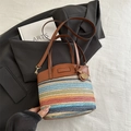Bunte geflochtene Eimertasche mit braunem Lederbesatz und Schultergurt - Braun Groß