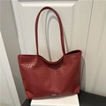 Bolso tote bordeaux de diseño tejido minimalista para mujer con etiqueta de moda vintage - Rojo