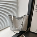 Borsa tote argento grande capacità con stampa logo metallizzato e stile minimalista - Argento