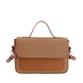 Bolso de mano marrón de cuero PU con textura tejida y correa de hombro ajustable - Marrón