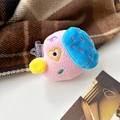Gros plan d'un clip de téléphone en peluche coloré avec broderie douce et motif cœur - Clip Arrière-Chien Peluche Mignon Laid-Rose (Pince à Cheveux en Peluche)