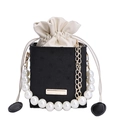 Elegante bolso bombonera con asa de perlas, tela bordada negra y cadena dorada - Negro