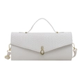 Weiße minimalistische Tasche mit Krokodilprägung und goldenem Unendlichkeitsschloss - Weiß