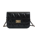 Borsa a tracolla in pelle nera trapuntata con cuciture a triangolo e chiusura dorata - Grande / Nero