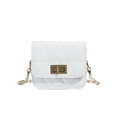 Borsa a tracolla bianca trapuntata con catena dorata e chiusura a scatto in metallo - Piccolo / Bianco
