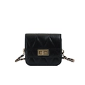 Elegante borsa a tracolla nera trapuntata con catena dorata e chiusura a scatto - Piccolo / Nero