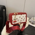 Elegante bolso bandolera con estampado de cerezas y correa roja ancha para el verano - Rojo
