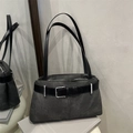 Dunkelgraue Vintage-Achseltasche mit schwarzer Lederschnalle und silberner Metallschnalle - Schwarz
