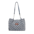 Tragetasche aus blauem Denim im Schachbrettmuster mit Distressed-Kanten - Blau