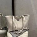 Sac fourre-tout chic blanc crème avec motifs gaufrés et fines bretelles d'épaule - Blanc