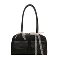 Sac Boston en cuir noir avec poches à rabat et nœuds en dentelle blanche style balletcore - Noir