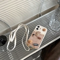 Dettaglio custodia iPhone a tracolla con tasca con orsetto e cinturino regolabile - Albicocca / iPhone 7/8/SE 2020
