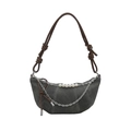 Bolso de hombro denim gris con cadenas plateadas y perlas en diseño de media luna - Negro