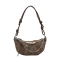 Bolso croissant marrón de lona vintage con cadena plateada y detalles de perlas - Marrón