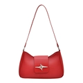 Borsa sottobraccio in pelle rossa opaca con fibbia a stella argento per uno stile Y2K - Rosso