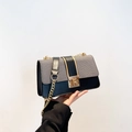 Minimalist chain shoulder bag with grey fabric and black leather contrast and gold clasp - Black