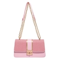 Borsa a tracolla rosa con catena e dettagli dorati dal design squadrato minimalista - Rosa