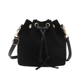 Minimalistische zwarte bucket bag met trekkoord, suède textuur en gouden hardware - Zwart