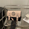 Minimalist beige and black crossbody square bag with vintage metallic M logo detail - Pink Black