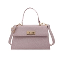 Sac trapèze à paillettes roses avec fermoir doré rotatif et bandoulière réglable chic - Rose