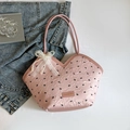 Sac fourre-tout rose en forme de cœur avec volants texturés et nœud en perles - Rose (Avec Pendentif Perle en Dentelle)