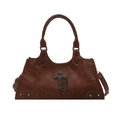 Borsa tote vintage in pelle marrone con ciondolo a croce gotica, borchie e catenella - Marrone