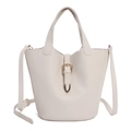 Elegante borsa a secchiello in pelle beige martellata con manico e tracolla regolabile - Bianco