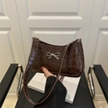 Bolso hobo marrón con relieve de cocodrilo y hebilla de lazo plateado para mujer - Marrón