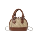 Mini borsa a mano bicolore in paglia intrecciata e pelle PU marrone con tracolla a catena - Marrone