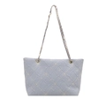 Borsa tote blu-grigia con ricami floreali bianchi e tracolla a catena dorata su bianco - Blu
