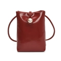 Mini borsa sottobraccio in vernice rosso scuro con perla decorativa e tracolla sottile - Rosso