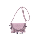 Boho-Satteltasche aus rosa Geflecht mit Quasten und Wellenbesatz für den Sommerurlaub am Strand - Rosa