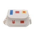 Witte minimalistische vierkante crossbodytas met schattige kleurrijke patches - Wit