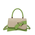 Borsa a tracolla retrò in pelle verde chiaro e tessuto con fibbia dorata - Verde