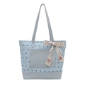 Borsa tote trapuntata celeste per l'estate con sciarpa decorativa e grande capacità - Blu