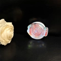 Detail der holografischen magnetischen Handyhalterung in Fischform auf Leder - Magnetischer Blaulicht Fisch (Transparent)