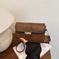 Borsa a tracolla marrone con stampa coccodrillo e fibbia in bambù dorata stile vintage - Marrone