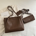 Conjunto de 3 bolsos marrón oscuro con grabado de cocodrilo y correa tejida geométrica - Marrón