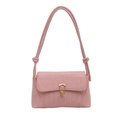 Sac à bandoulière rose en cuir croco avec boucle en fer à cheval dorée et détails noués - Rose