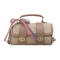 Beigefarbene gewebte Zylindertasche mit braunen Riemen und elegantem Karoband-Dekor - Khaki