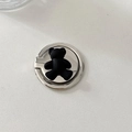 Detalle del soporte de anillo para móvil de metal con un lindo oso negro sobre plata - Osito de Peluche Negro