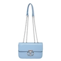 Minimalistische hellblaue Kettenschultertasche aus Leder mit großer Silberschnalle - Blau