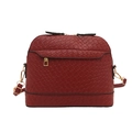 Borsa a tracolla rosso scuro a forma di conchiglia con trama intrecciata e zip dorata - Rosso