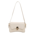 Elegante cremeweiße minimalistische Achseltasche mit schicker gold-schwarzer Schließe - Weiß