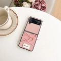Rosa Leder-Klapphülle mit Schleifen für Samsung Z Flip 6 und Huawei P50 Pocket Modell - Rosa / ZFlip3