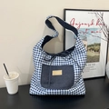 Borsa tote in tela a quadretti blu con tasca in denim e tracolla larga per donna - Quadretti Blu Lato A