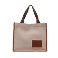 Minimalistische beige corduroy draagtas met bruine bies en modieus leren label detail - Broken Wit