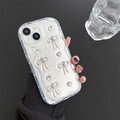 Primer plano de funda ondulada para iPhone con lazo plateado, brillantes y purpurina - Estilo Lazo / iPhone 7/8/SE 2020