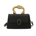 Borsa a tracolla nera con manico dorato effetto liquido e patta testurizzata chic - Nero